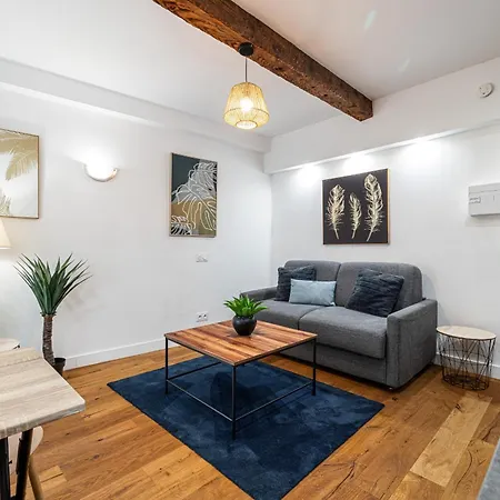 Apartment Pretty & Quiet In Port Area Nice