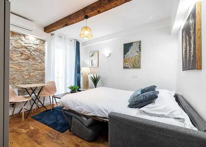 Appartement Pretty & Quiet In Port Area Nice