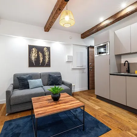 Daire Pretty & Quiet In Port Area Nice