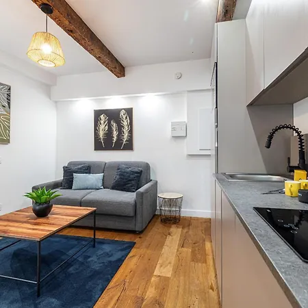 Daire Pretty & Quiet In Port Area *