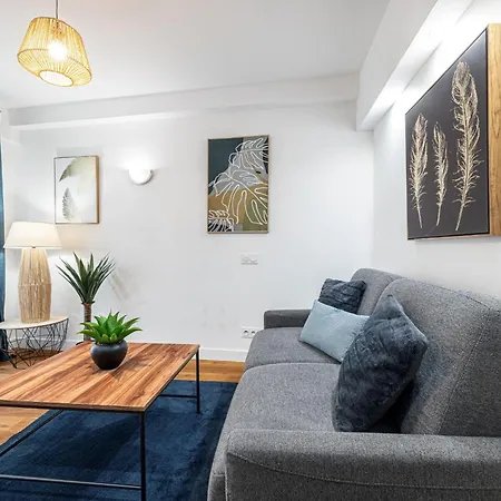 Pretty & Quiet In Port Area Nice