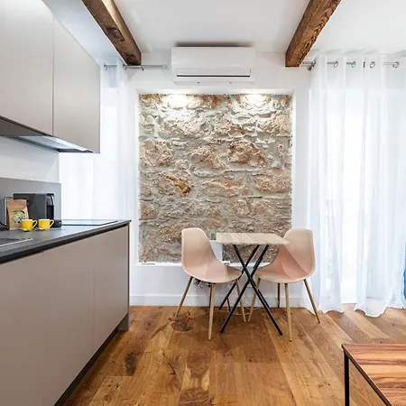 Daire Pretty & Quiet In Port Area *